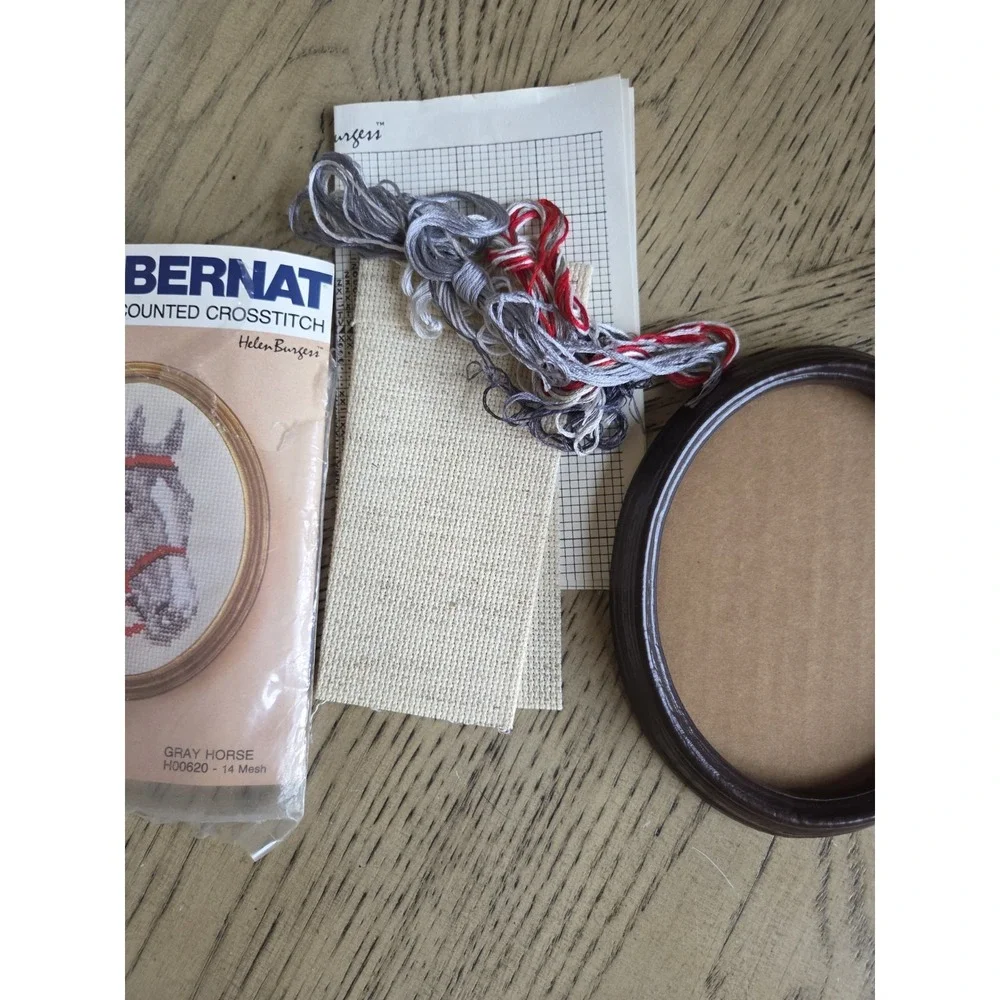 Bernat Counted Cross Stitch Kit Vintage Gray Horse NOS New Horse Crossstitch